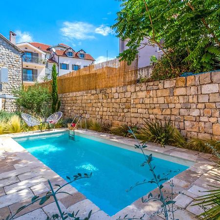 Stunning Home In Split With Outdoor Swimming Pool エクステリア 写真