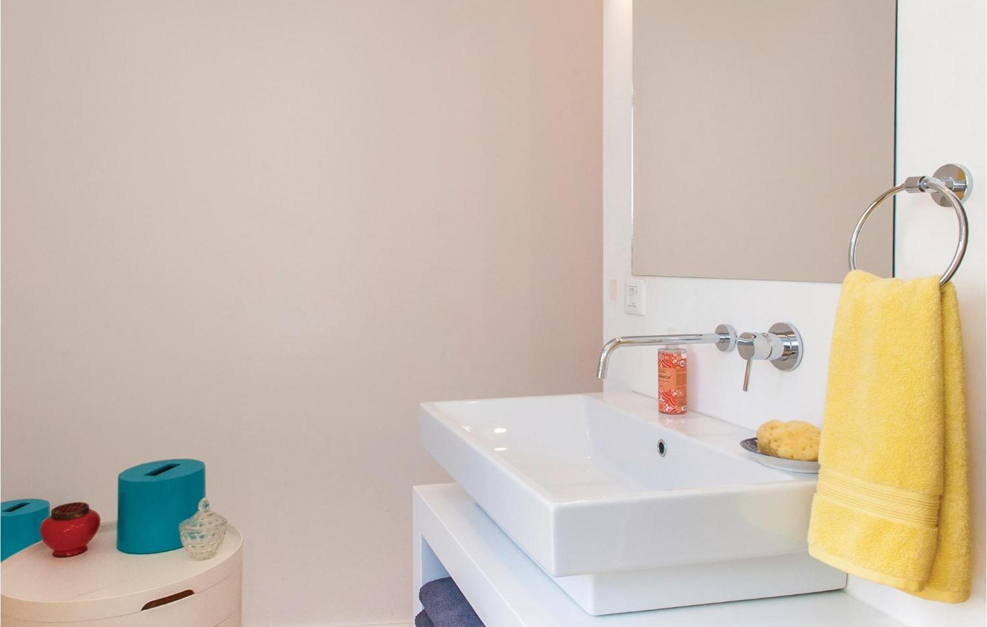 Stunning Home In Split With Outdoor Swimming Pool エクステリア 写真