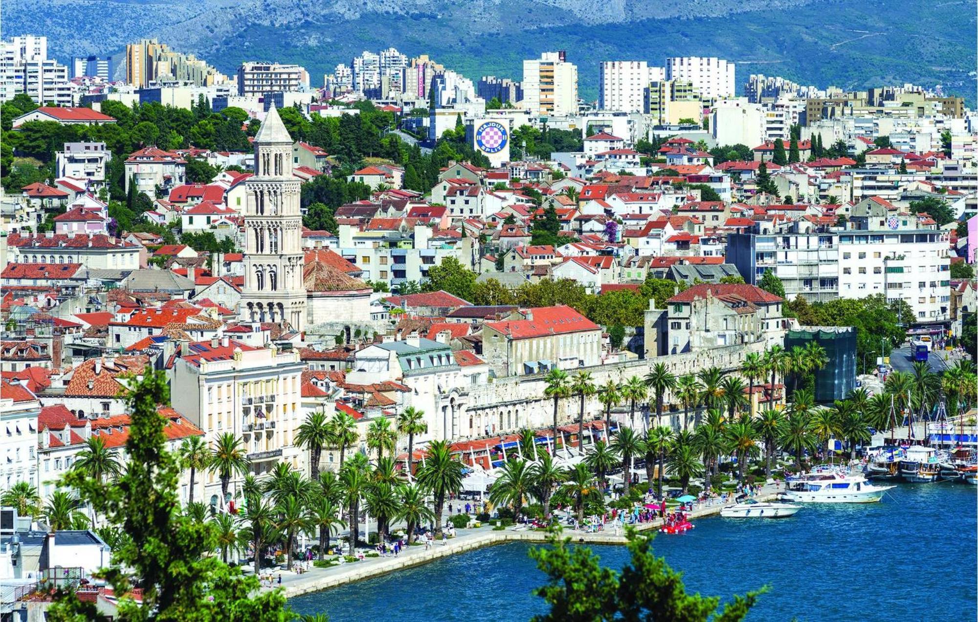 Stunning Home In Split With Outdoor Swimming Pool エクステリア 写真