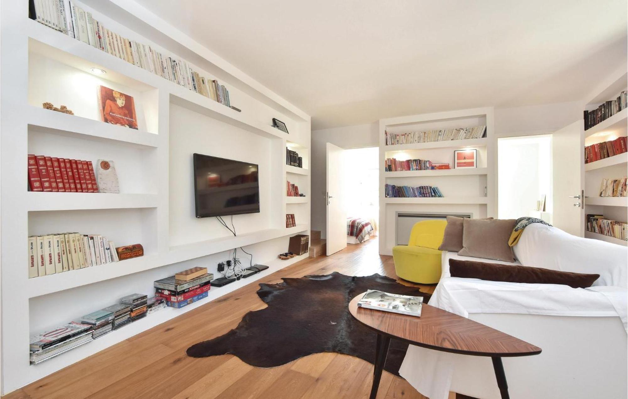 Stunning Home In Split With Outdoor Swimming Pool エクステリア 写真